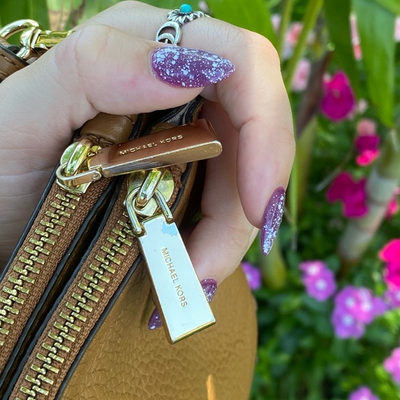 Michael Kors Tan Brown Leather Double Compartment Zippered Crossbody Purse - Picture 10 of 17